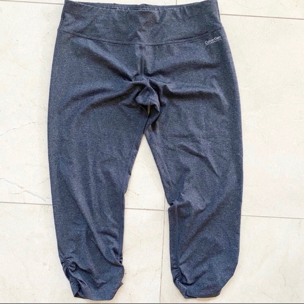 Bundle of 2 Calvin Klein Capri Crop Leggings Medium - Picture 3 of 14